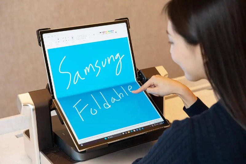 Samsung представит инновационные раздвижные дисплеи на CES
