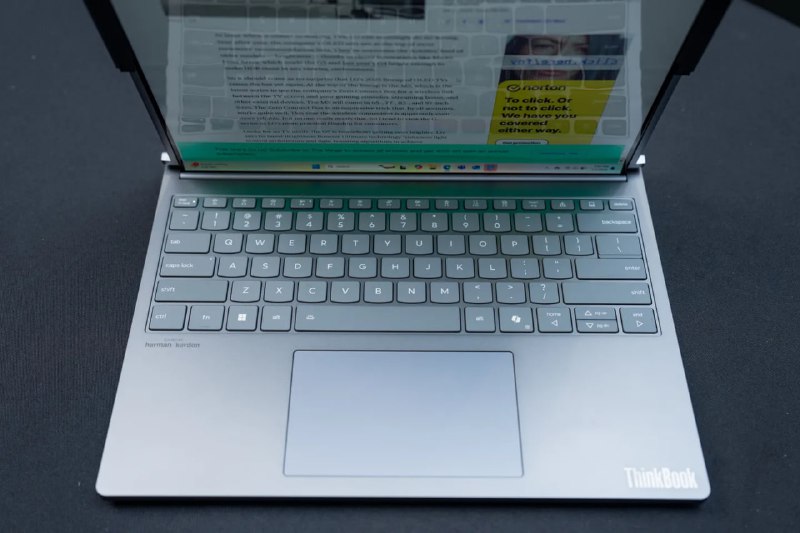 Новый ноутбук Lenovo с разворачивающимся экраном