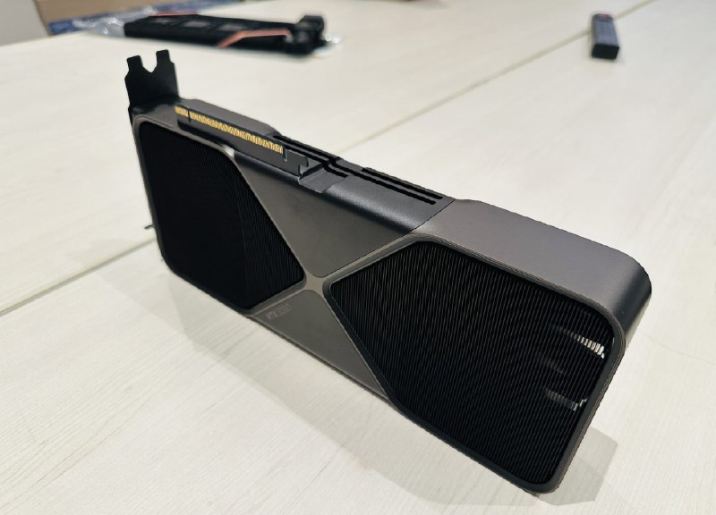 Первые кадры новой видеокарты RTX 5090