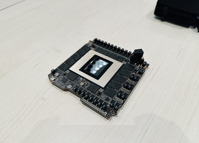 Первые кадры новой видеокарты RTX 5090
