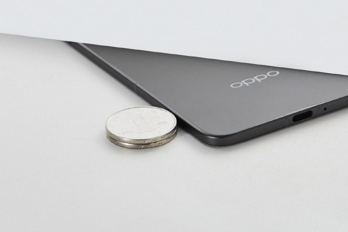 Oppo готовит к выпуску ультратонкий складной телефон