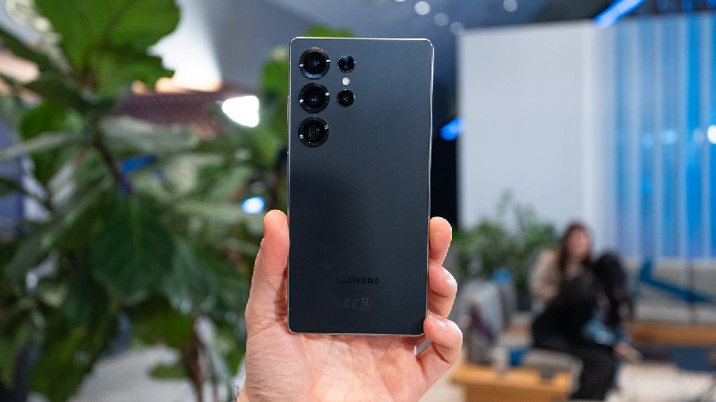 Сравнение: Samsung Galaxy S25 Ultra против iPhone 16 Pro Max