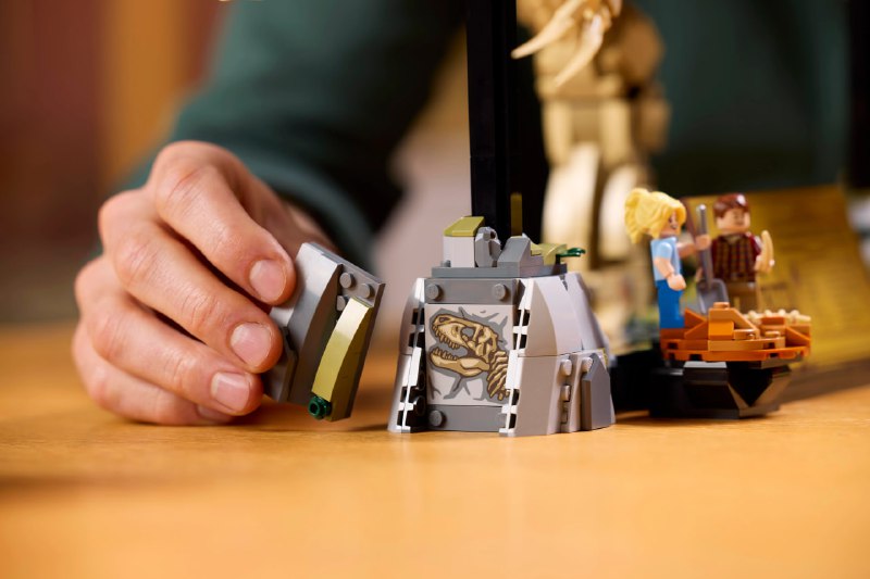 Новый набор LEGO: Скелет Тираннозавра
