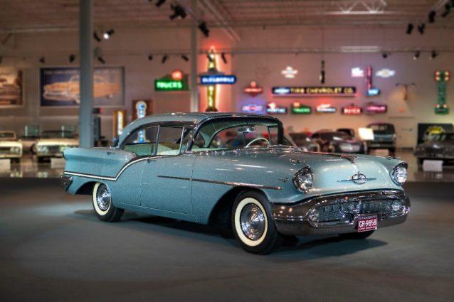 Уникальный гаджет: портативное радио Oldsmobile Super 88