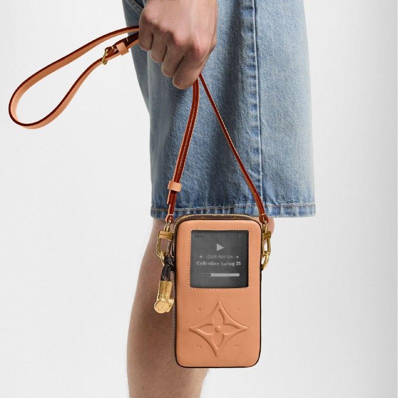 Louis Vuitton: Ретро-гаджеты в новой коллекции аксессуаров