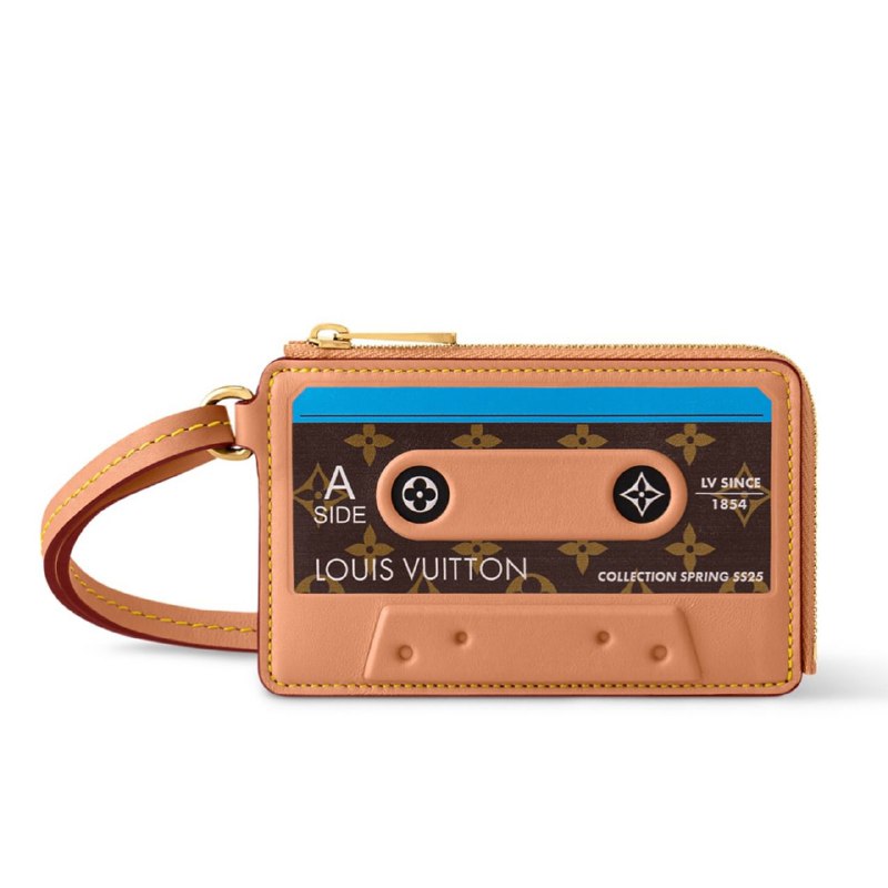 Louis Vuitton: Ретро-гаджеты в новой коллекции аксессуаров