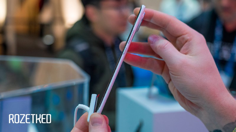 Представлен новый концепт смартфона Tecno Spark Slim на MWC 2025
