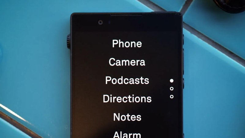 Light Phone III: новейший «глупый» смартфон с OLED-экраном