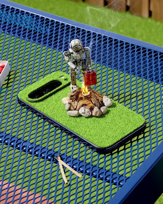 Dbrand представляет необычные скины Touch Grass для гаджетов