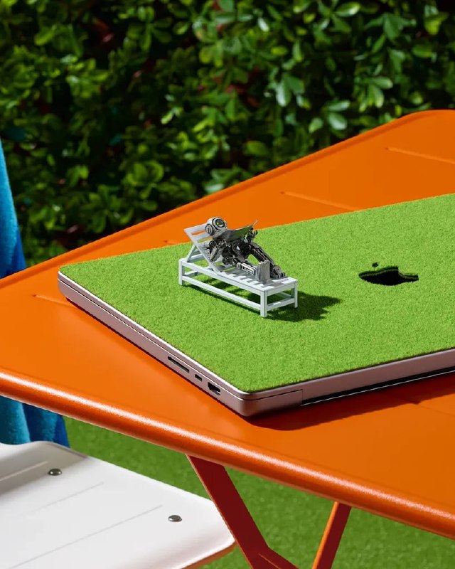 Dbrand представляет необычные скины Touch Grass для гаджетов