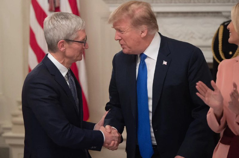 Снижение акций Apple в связи с новыми пошлинами