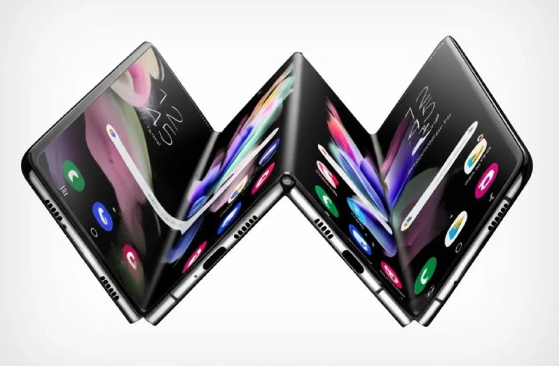 Samsung разрабатывает смартфон с четырьмя экранами