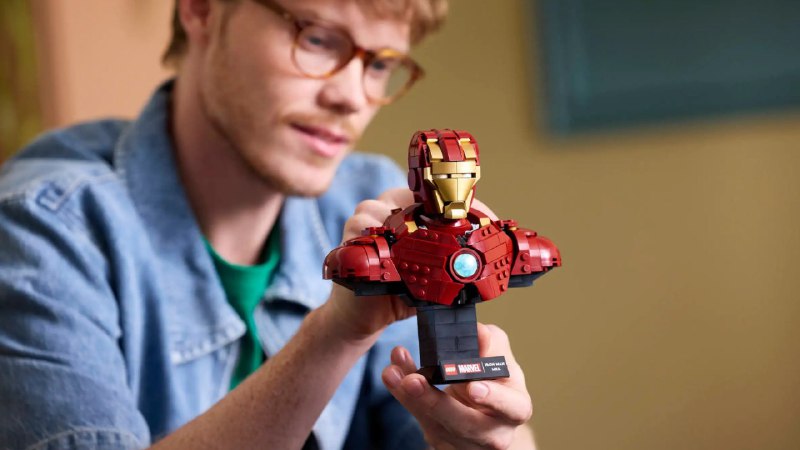 Новинки LEGO: мини-бюсты героев Marvel