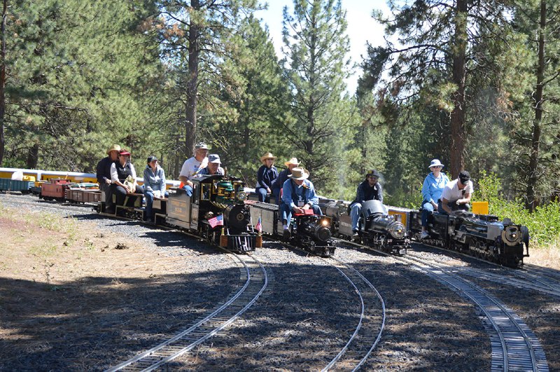 Самая крупная модель железной дороги в мире: Train Mountain Railroad