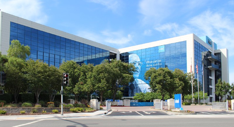 Intel планирует сократить около 20% сотрудников в рамках реструктуризации