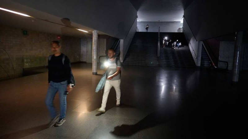 Массивный отключение электроэнергии в Испании и Португалии из-за атмосферного явления