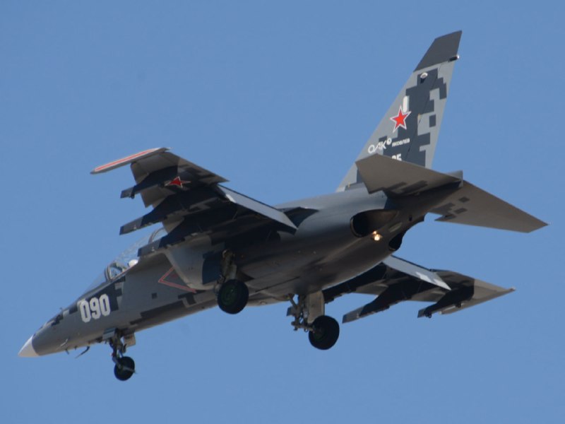Первый полет российского среднего транспортного самолета МС-21 с отечественной авионикой