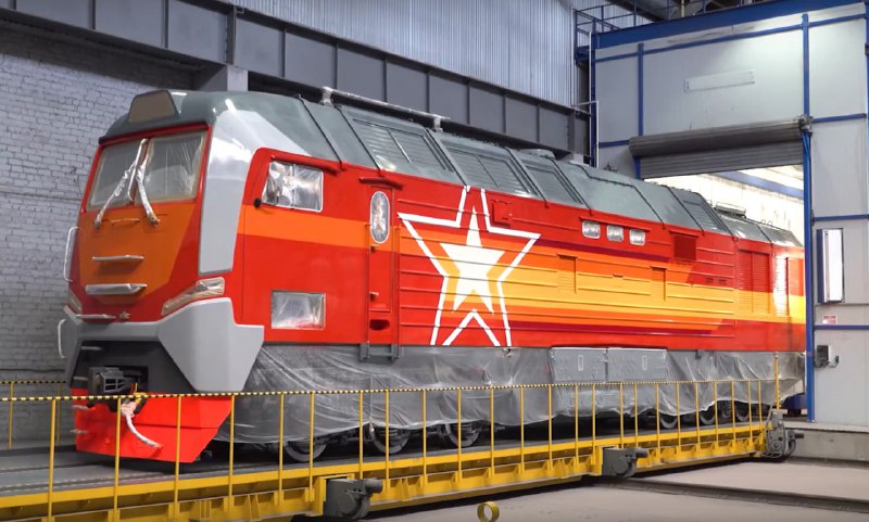 На Брянском машиностроительном заводе подготовили новый тепловоз к юбилею Победы