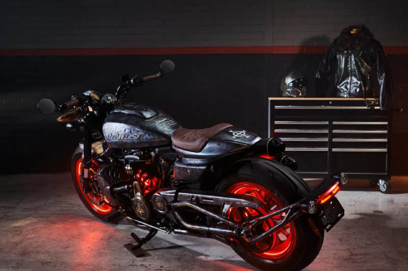 Специальный мотоцикл и экипировка для фанатов Doom и Harley-Davidson на событии в Сиднее