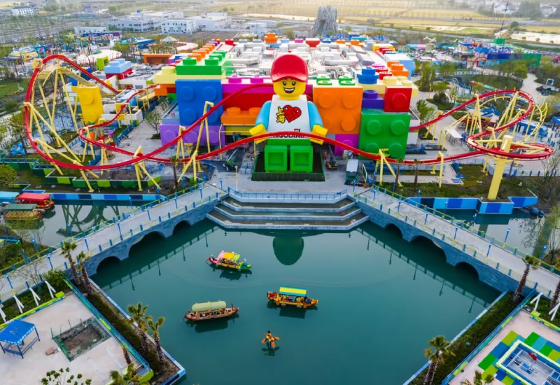 Крупнейший в мире парк Legoland откроется в Шанхае