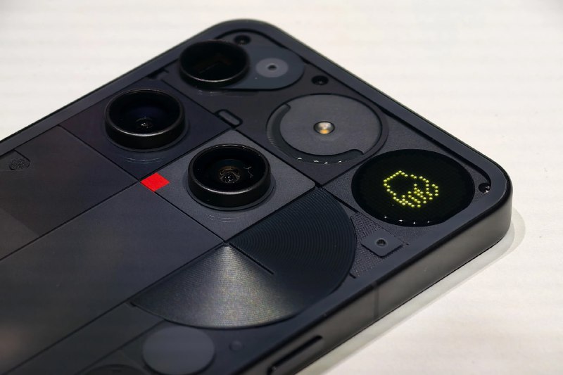 Nothing представила новый флагманский смартфон Phone 3 и первые наушники Headphone 1
