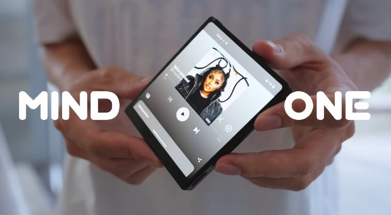 Компактный квадратный смартфон iKKO Mind One с поворотной камерой и инновационными функциями