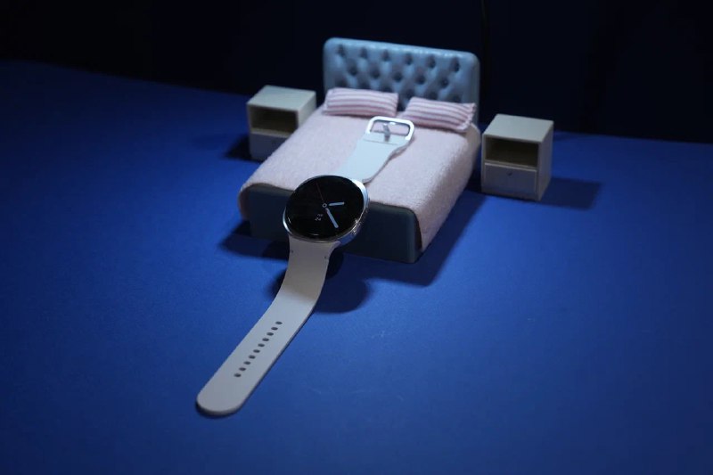 Samsung представила новые умные часы Galaxy Watch с вращающимся безелем и расширенными возможностями