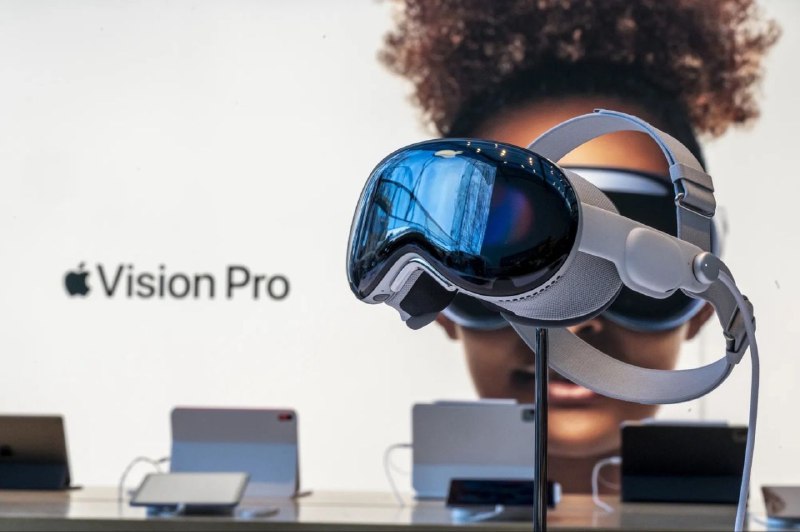 Объявлено о выходе обновленной версии Apple Vision Pro в этом году